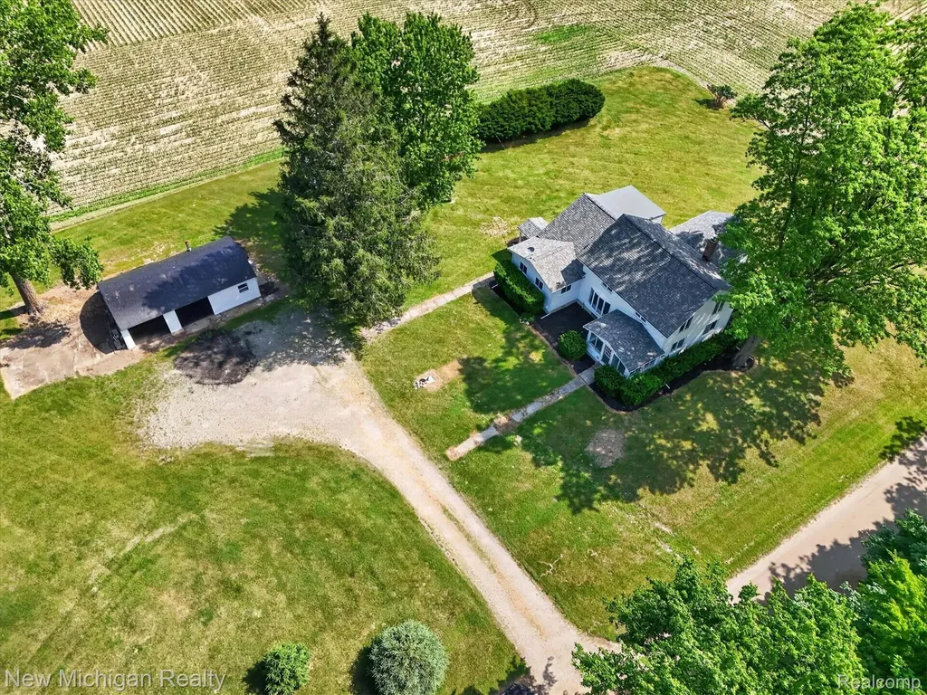 11374 Lahring Road Argentine Township MI 48418