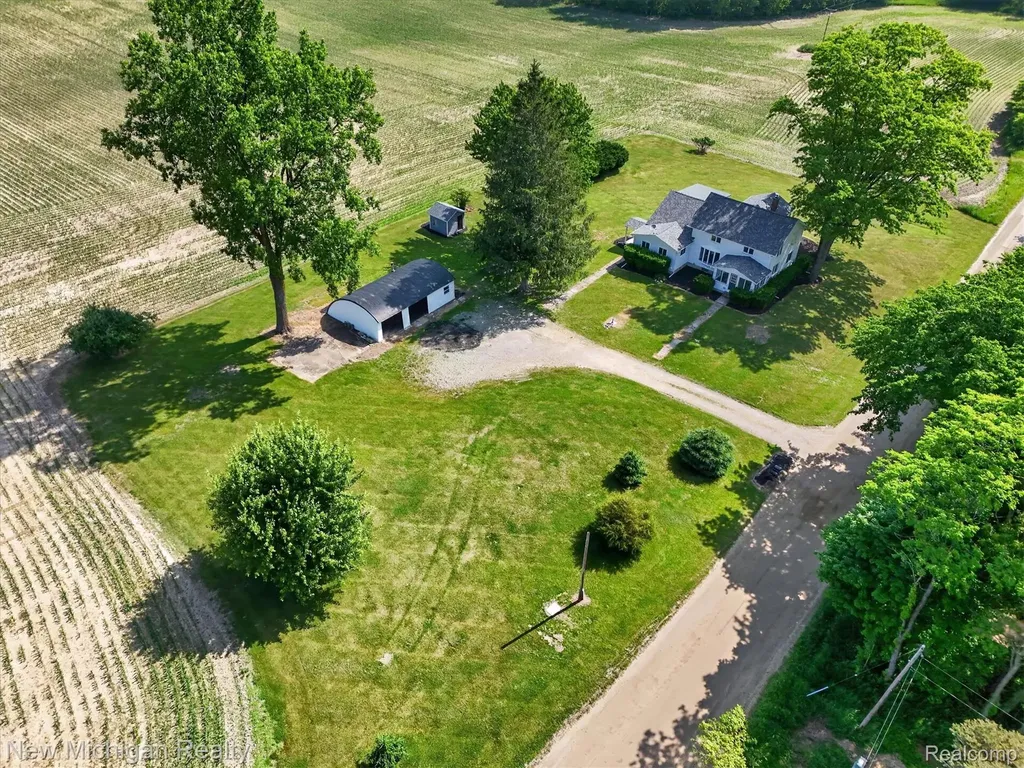11374 Lahring Road Argentine Township MI 48418