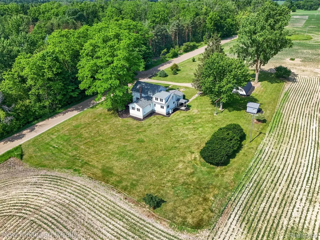 11374 Lahring Road Argentine Township MI 48418