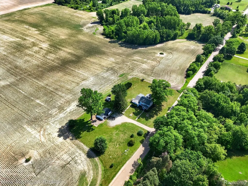 11374 Lahring Road Argentine Township MI 48418