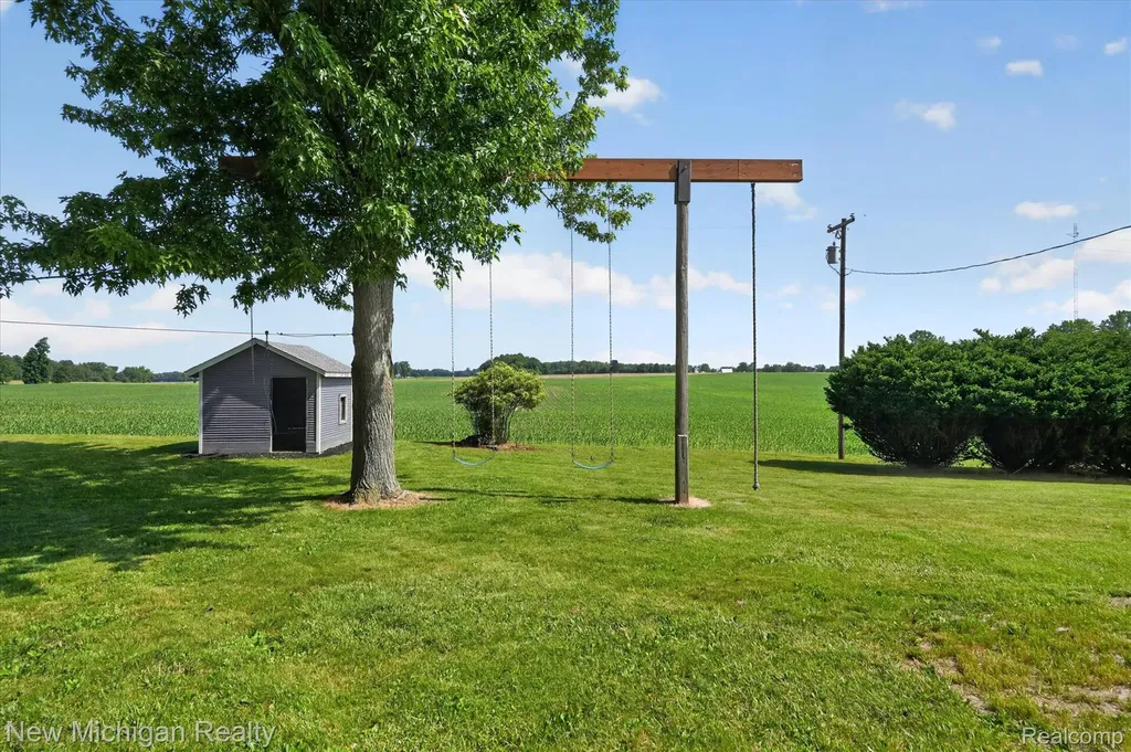 11374 Lahring Road Argentine Township MI 48418