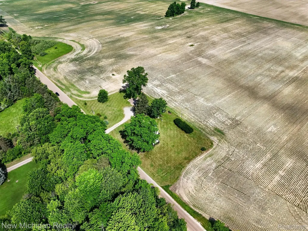 11374 Lahring Road Argentine Township MI 48418