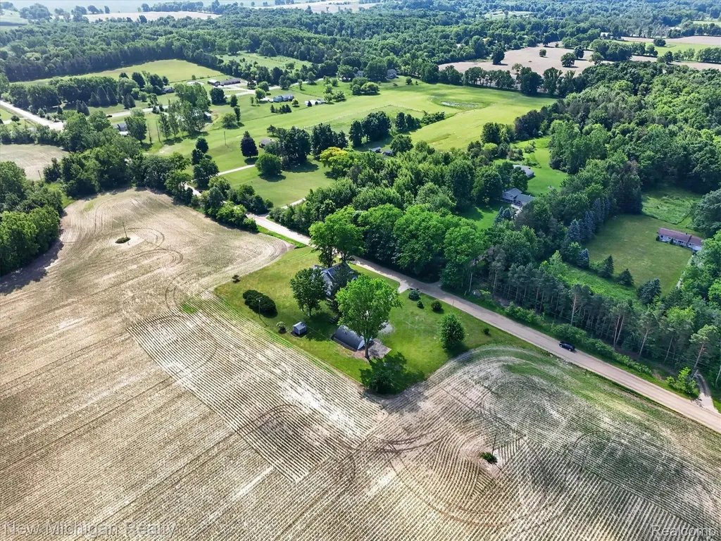 11374 Lahring Road Argentine Township MI 48418