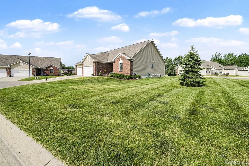 13338 Whispering Pines Court Fenton Charter Township MI 48451