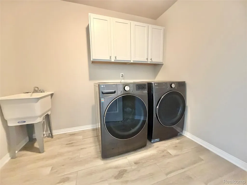 33259 Blue Spruce Drive Sterling Heights City MI 48310