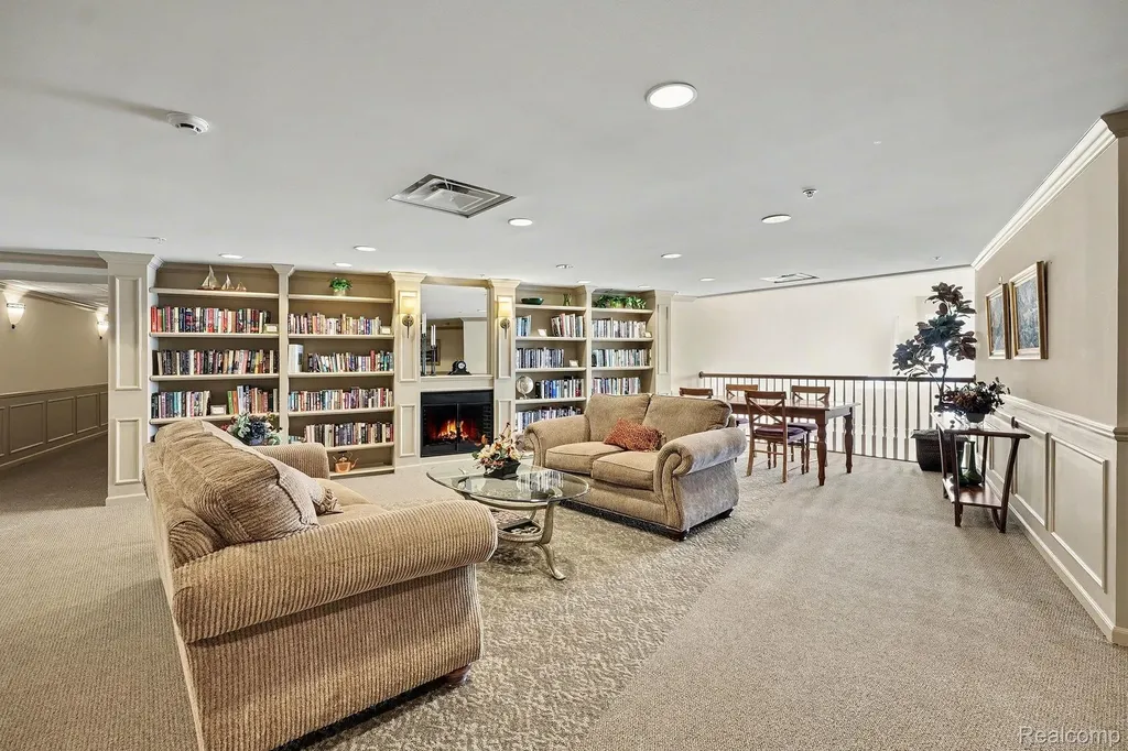 2104 Country Club Drive St. Clair Shores City MI 48082