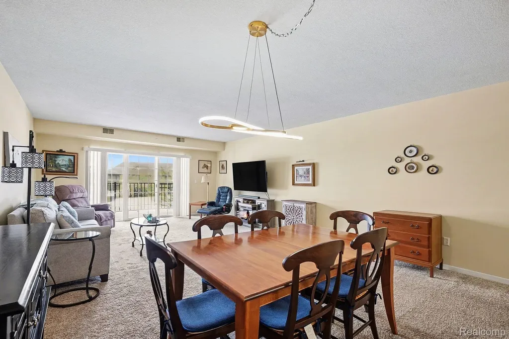 2104 Country Club Drive St. Clair Shores City MI 48082