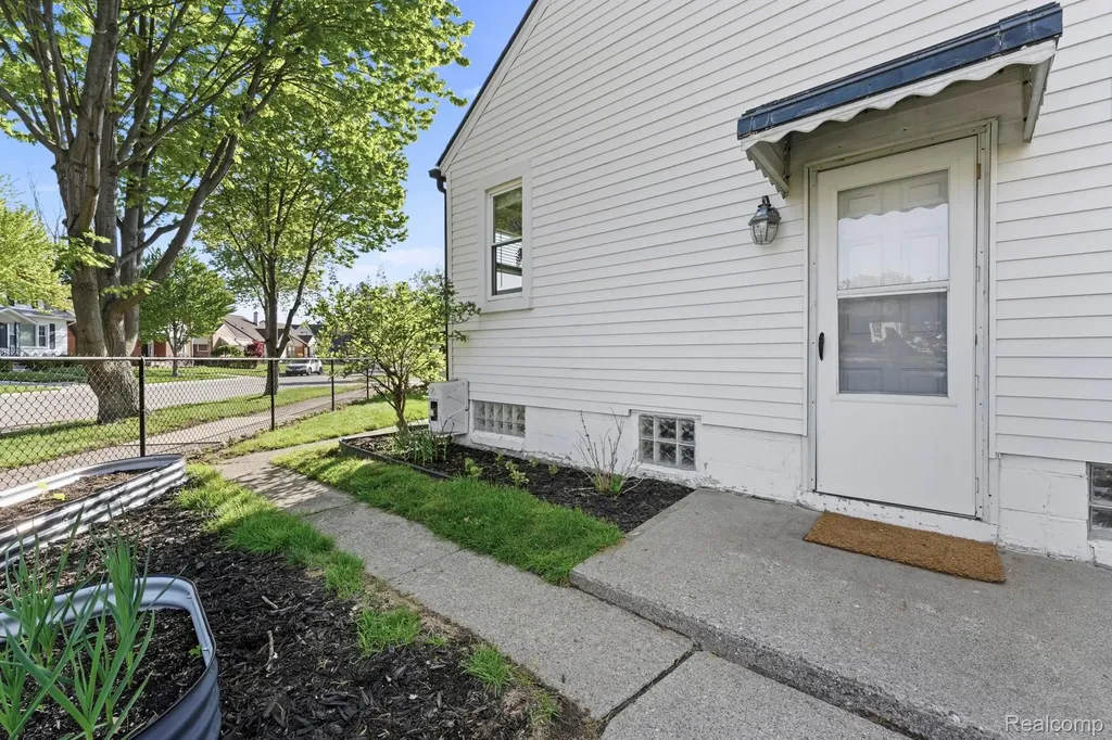 23080 Audette Street Dearborn City MI 48124