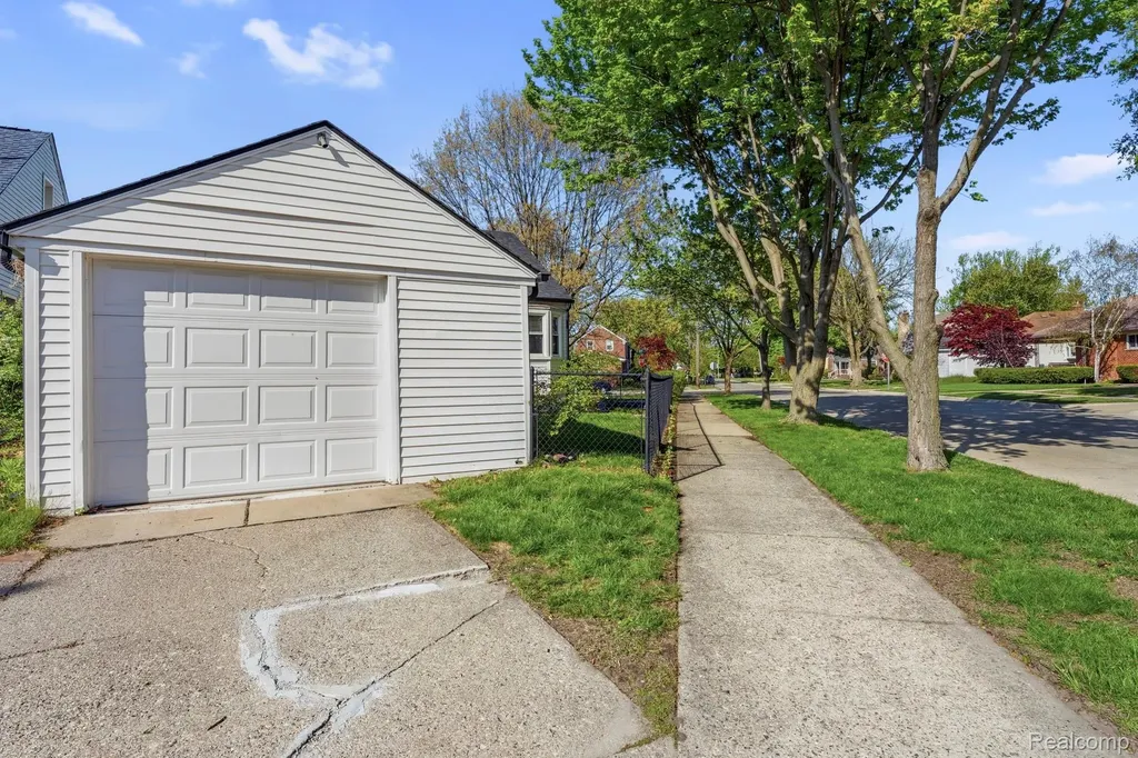 23080 Audette Street Dearborn City MI 48124