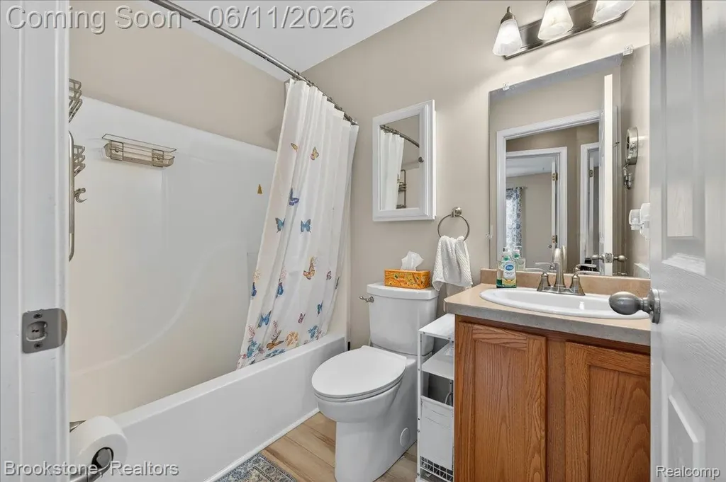 25406 Willowbrook Court Huron Charter Township MI 48134