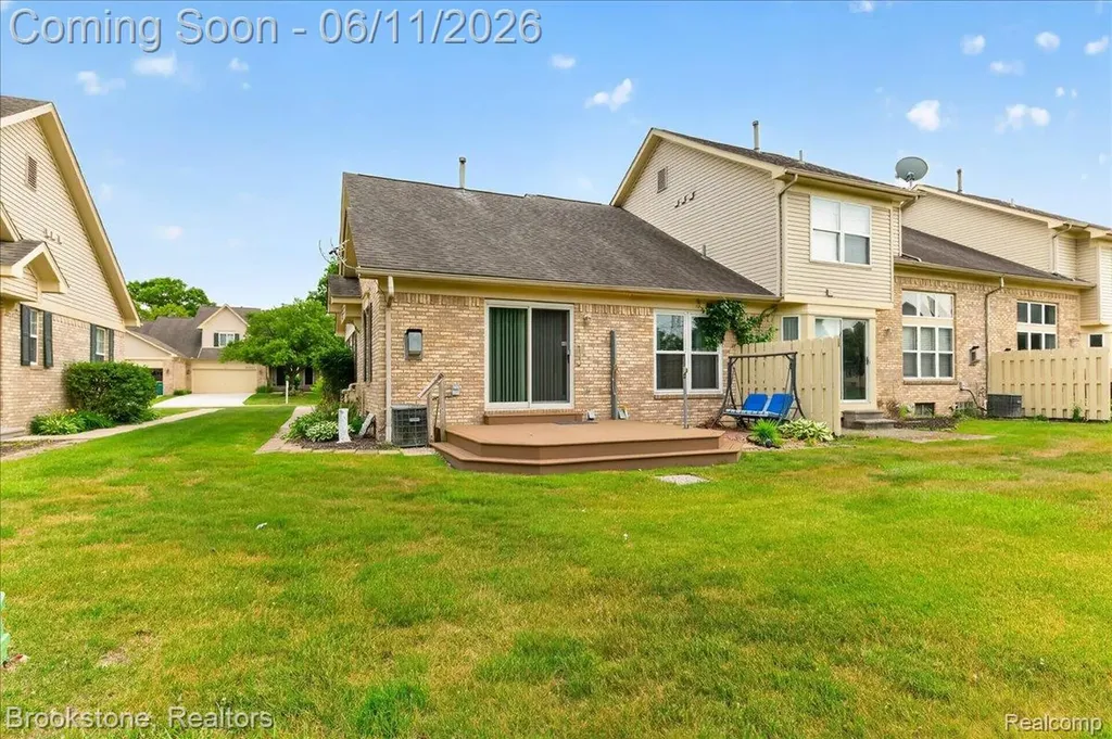 25406 Willowbrook Court Huron Charter Township MI 48134