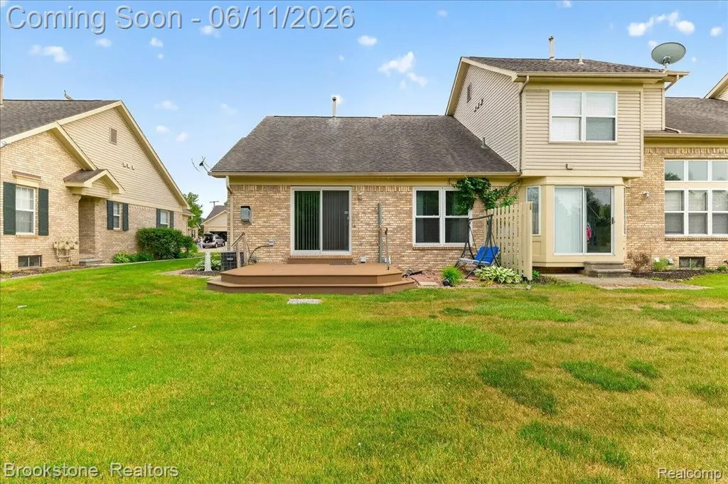 25406 Willowbrook Court Huron Charter Township MI 48134