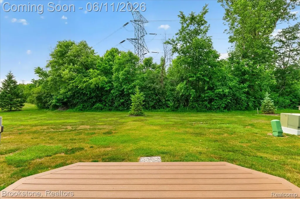 25406 Willowbrook Court Huron Charter Township MI 48134