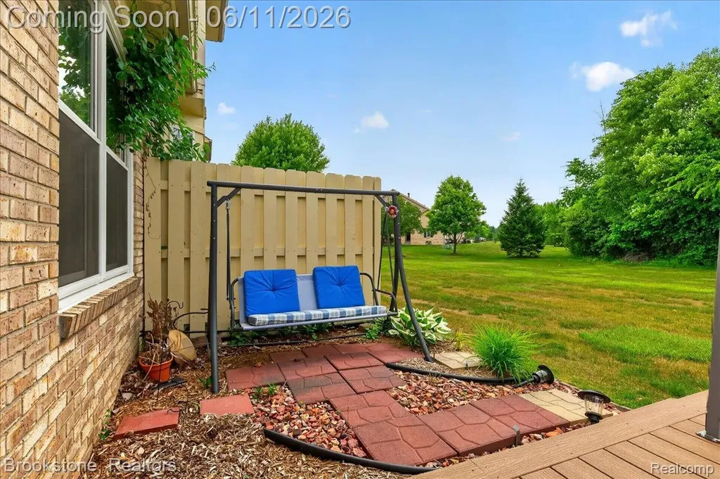 25406 Willowbrook Court Huron Charter Township MI 48134
