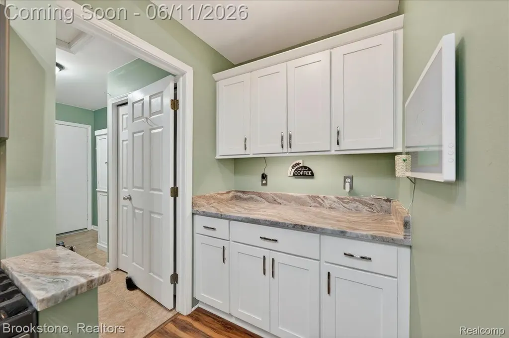 25406 Willowbrook Court Huron Charter Township MI 48134