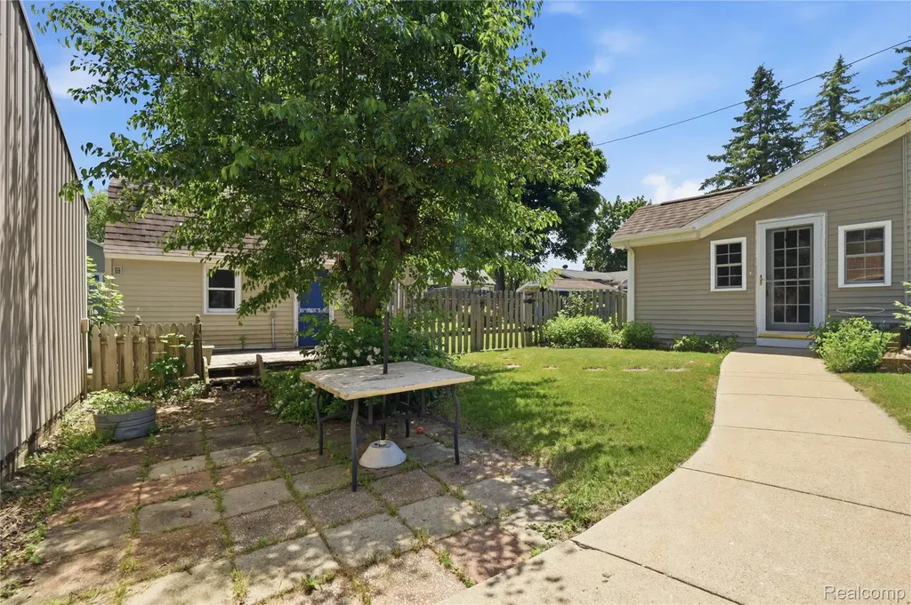 208 Flushing Street Gaines Township MI 48436