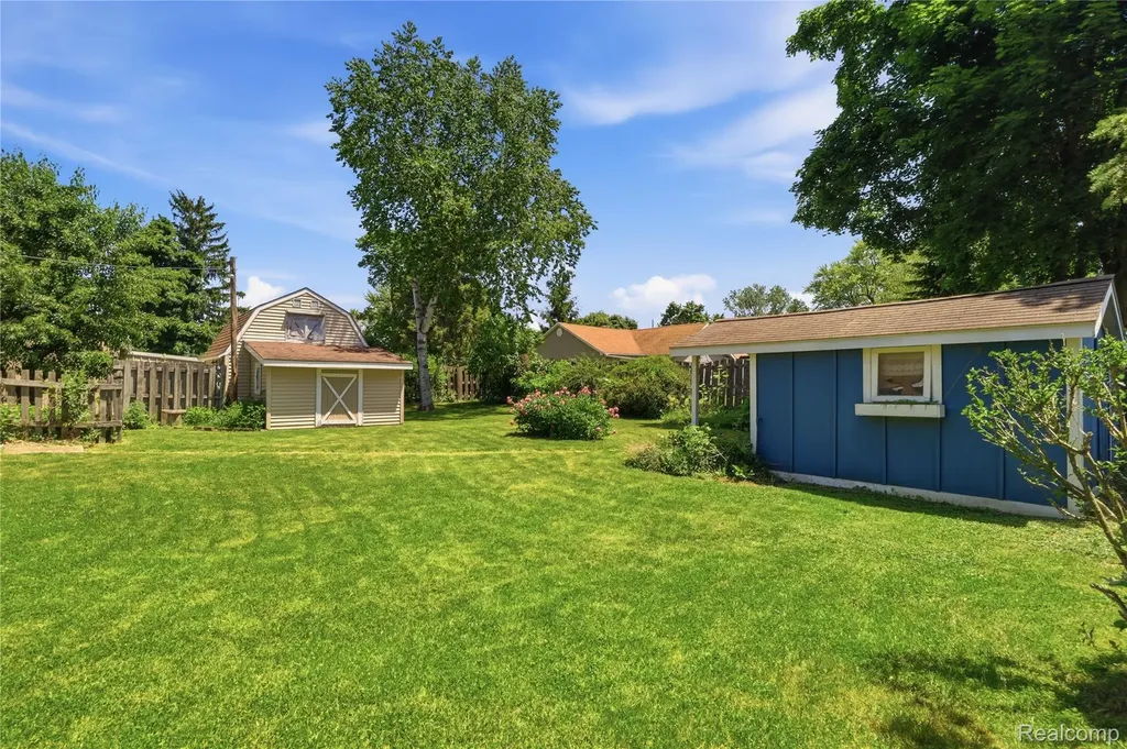 208 Flushing Street Gaines Township MI 48436