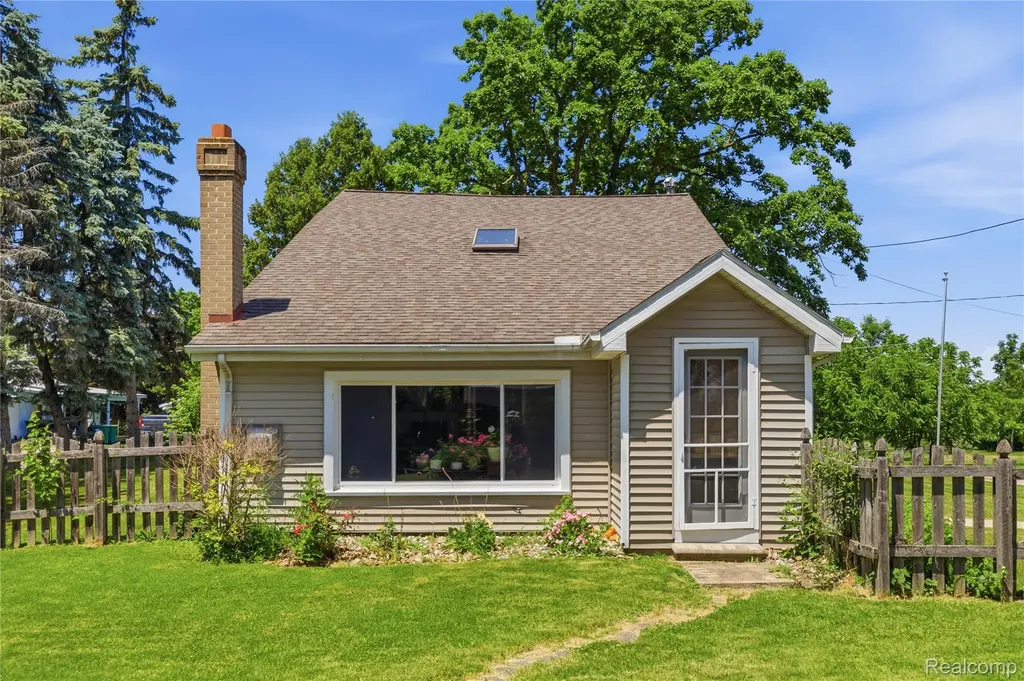 208 Flushing Street Gaines Township MI 48436