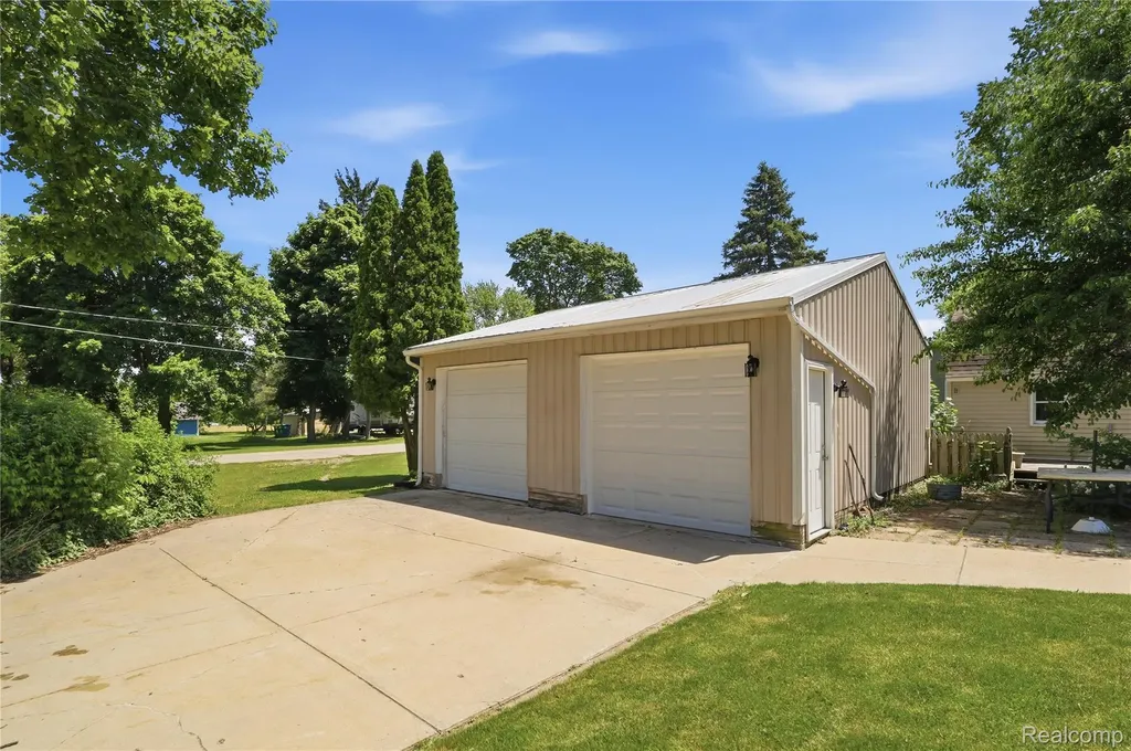 208 Flushing Street Gaines Township MI 48436