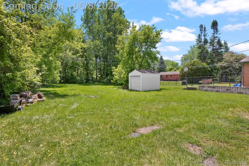 28075 Annapolis Road Westland City MI 48186