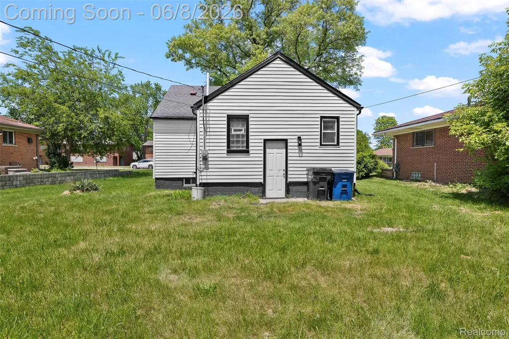 28075 Annapolis Road Westland City MI 48186