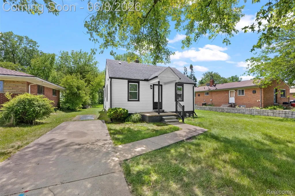 28075 Annapolis Road Westland City MI 48186