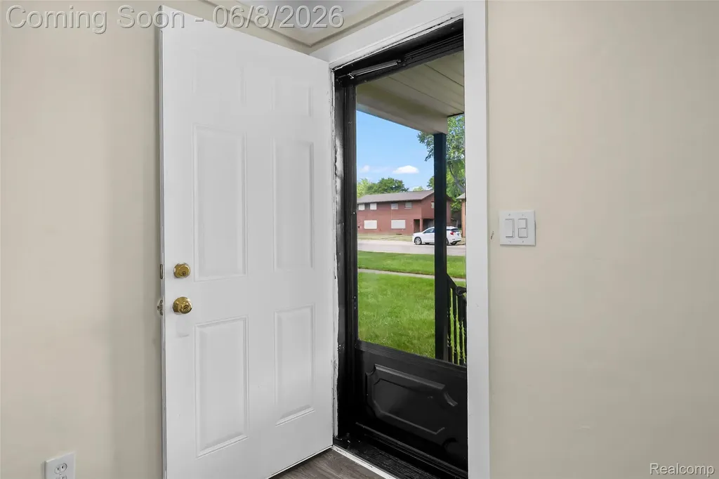 28075 Annapolis Road Westland City MI 48186