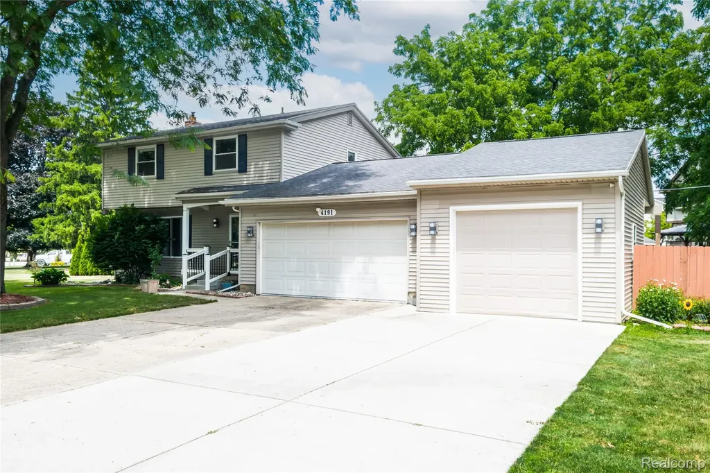 4191 Knollwood Drive Grand Blanc Charter Township MI 48439