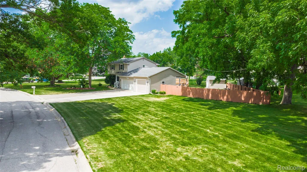 4191 Knollwood Drive Grand Blanc Charter Township MI 48439