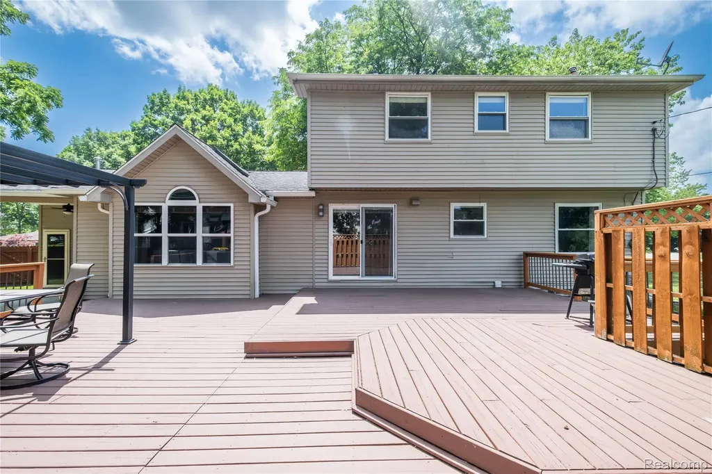 4191 Knollwood Drive Grand Blanc Charter Township MI 48439
