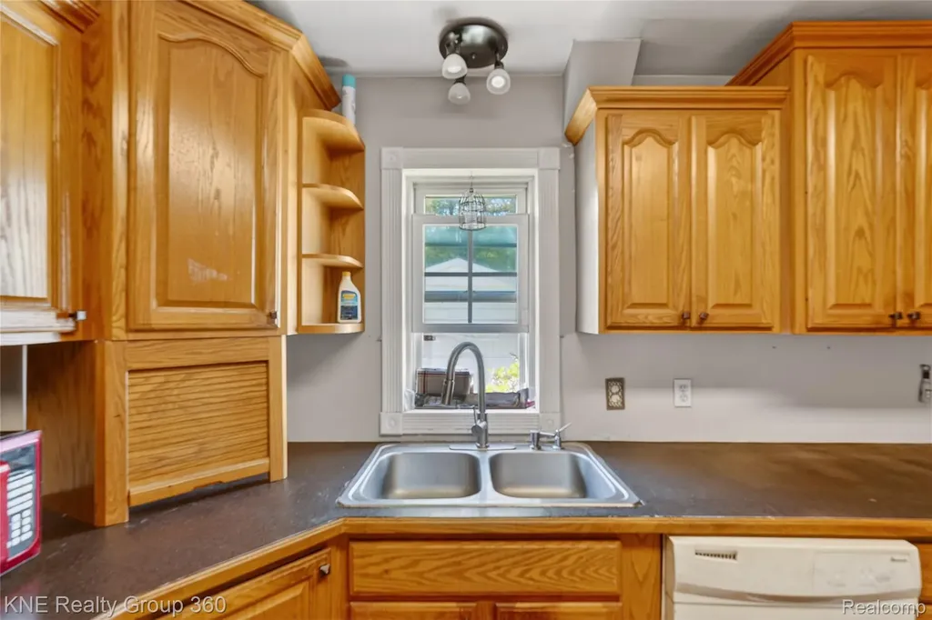 3842 Beechwood Avenue Flint City MI 48506