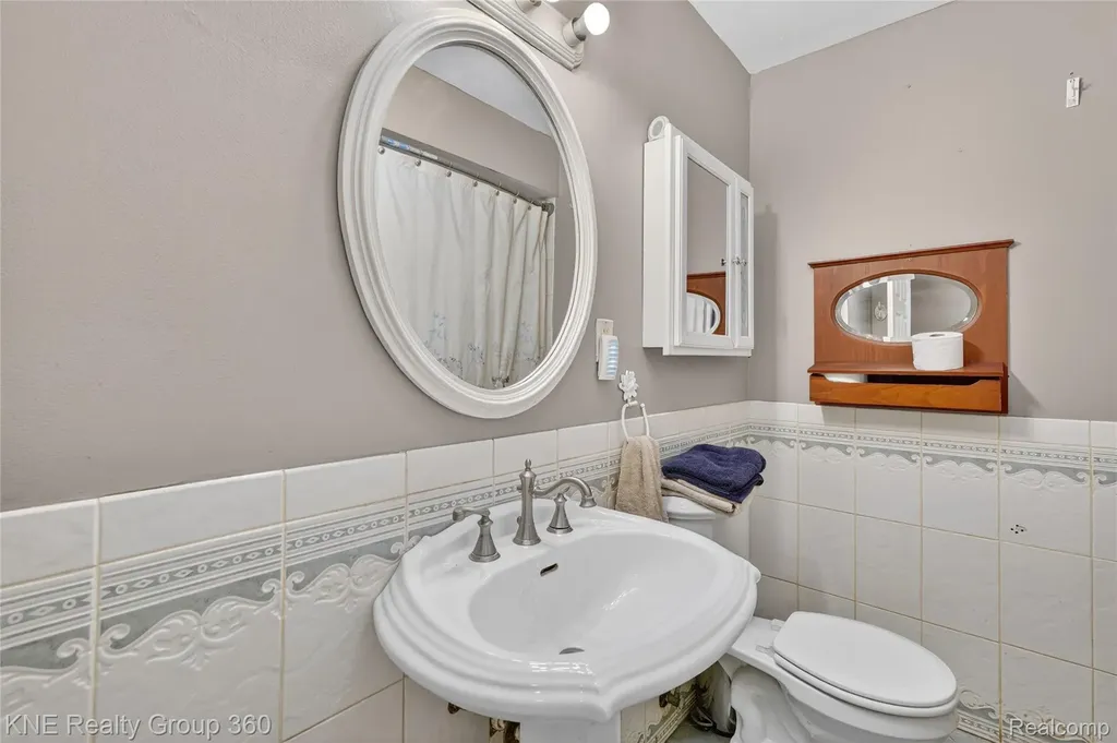 3842 Beechwood Avenue Flint City MI 48506