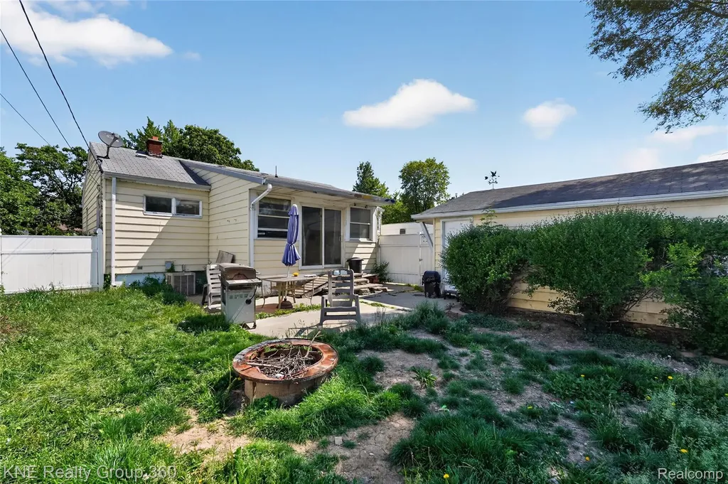 3842 Beechwood Avenue Flint City MI 48506
