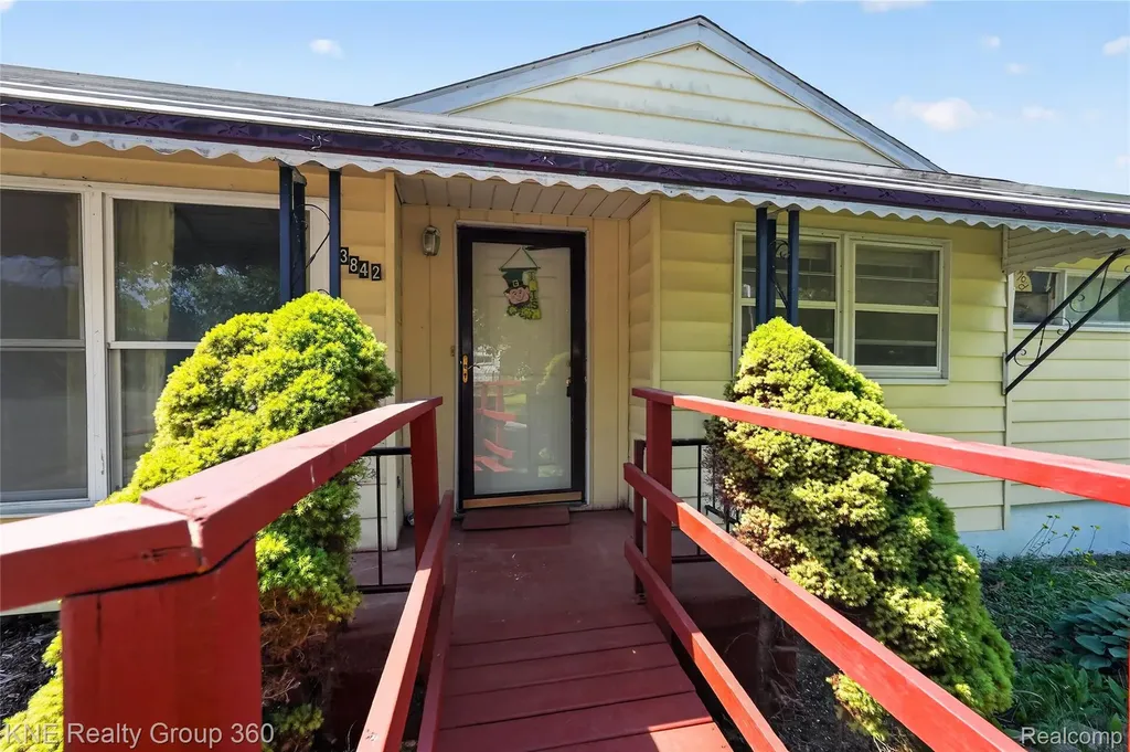 3842 Beechwood Avenue Flint City MI 48506