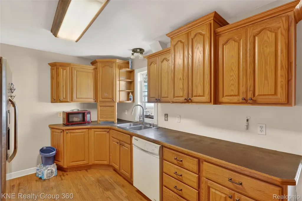3842 Beechwood Avenue Flint City MI 48506