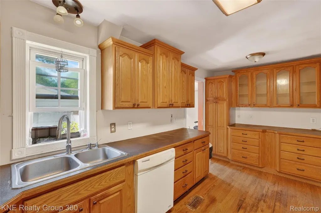 3842 Beechwood Avenue Flint City MI 48506