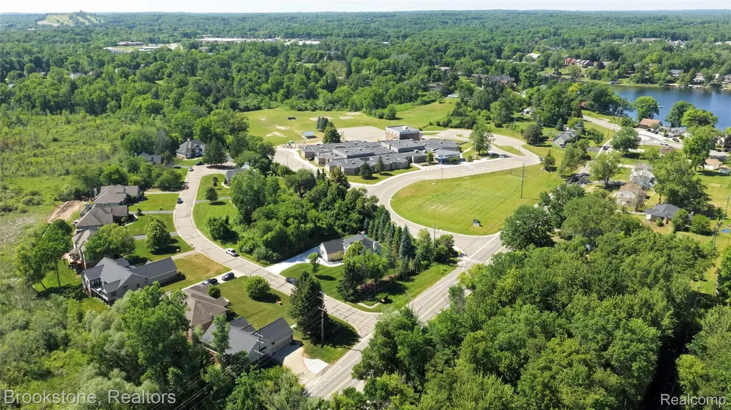 10295 Northridge Court White Lake Charter Township MI 48386