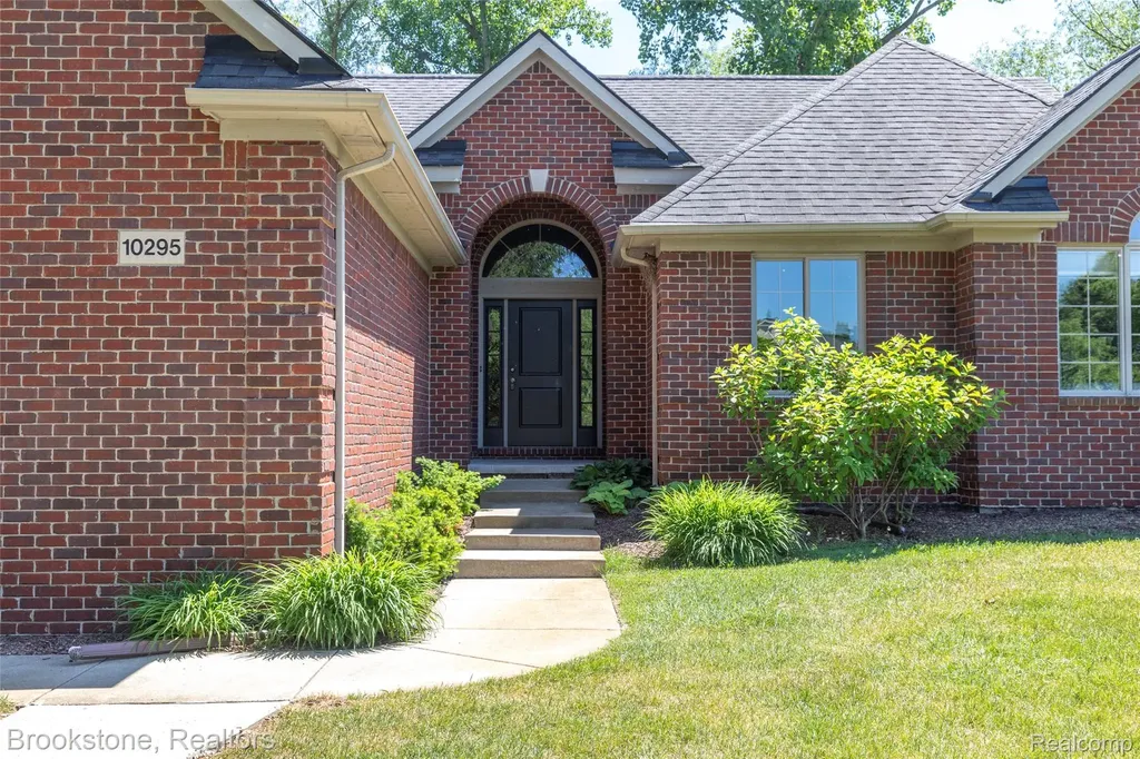 10295 Northridge Court White Lake Charter Township MI 48386