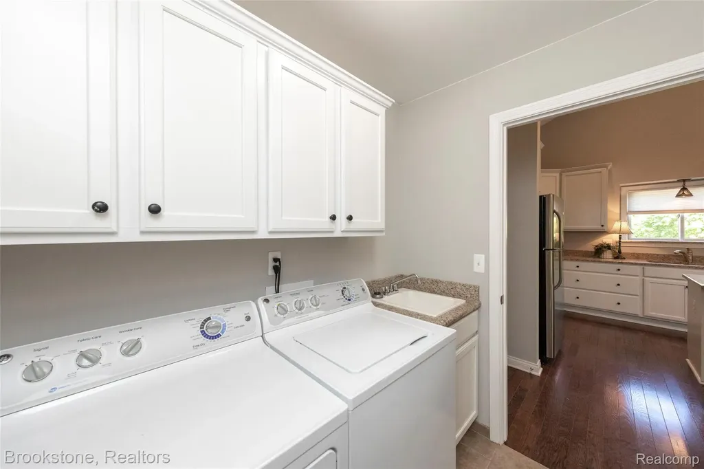 10295 Northridge Court White Lake Charter Township MI 48386