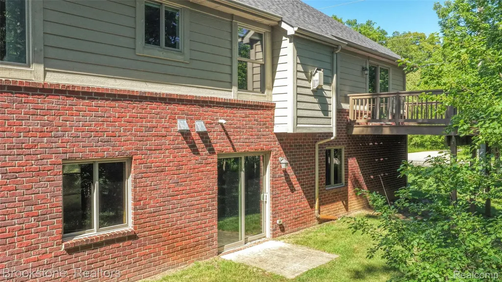 10295 Northridge Court White Lake Charter Township MI 48386