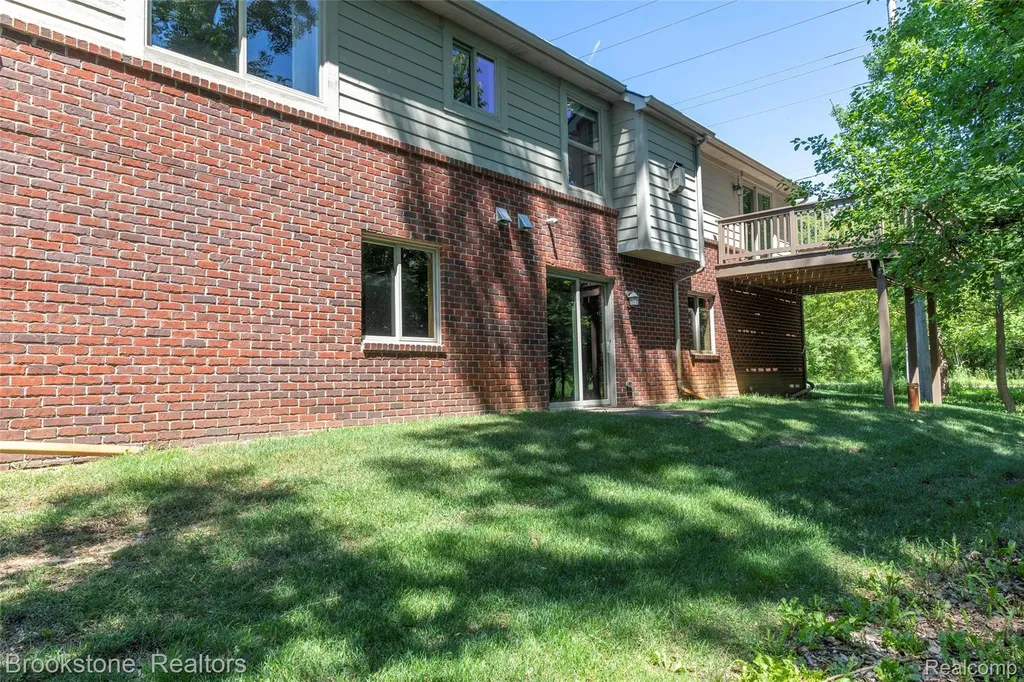 10295 Northridge Court White Lake Charter Township MI 48386