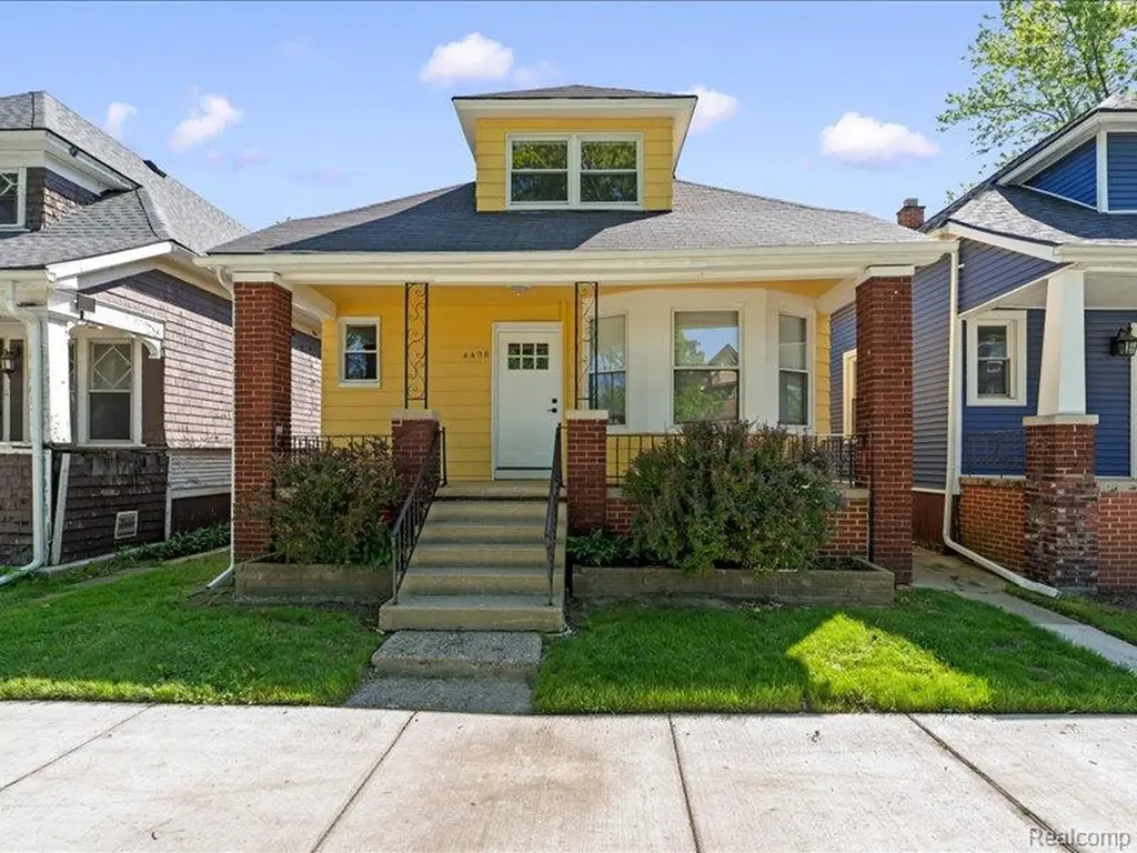 4498 Fischer Street Detroit City MI 48214
