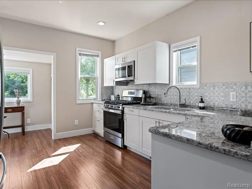 4498 Fischer Street Detroit City MI 48214