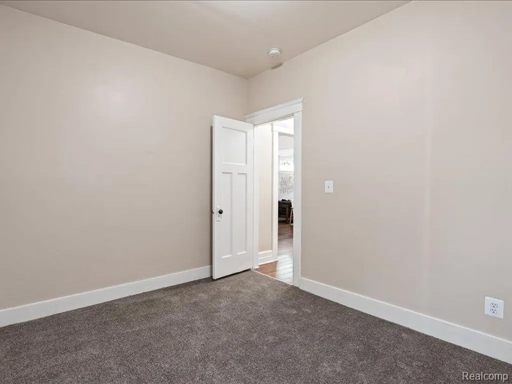 4498 Fischer Street Detroit City MI 48214