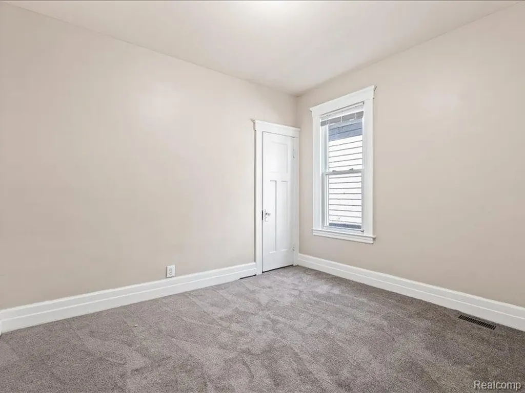 4498 Fischer Street Detroit City MI 48214