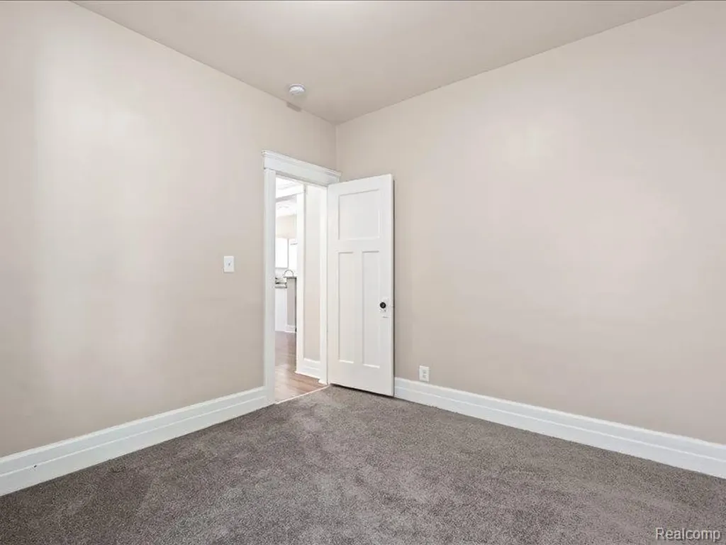 4498 Fischer Street Detroit City MI 48214