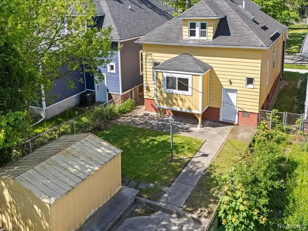 4498 Fischer Street Detroit City MI 48214