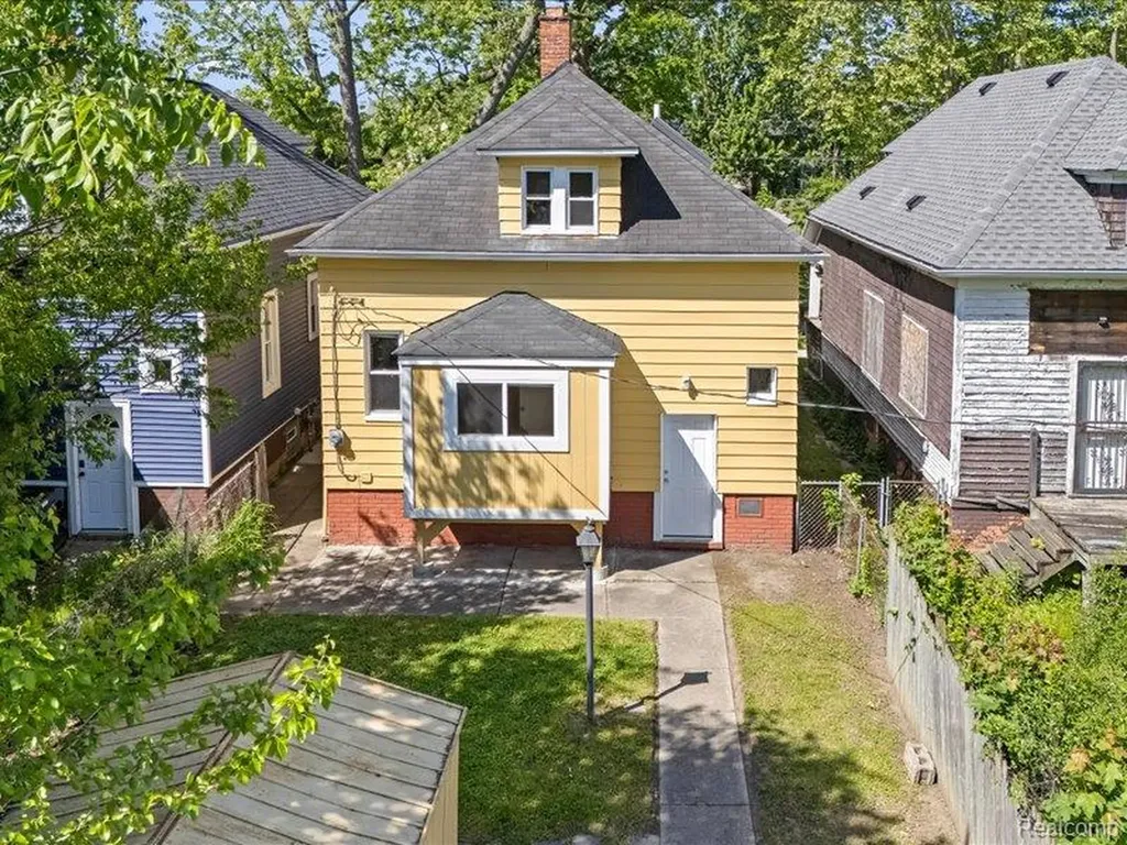 4498 Fischer Street Detroit City MI 48214