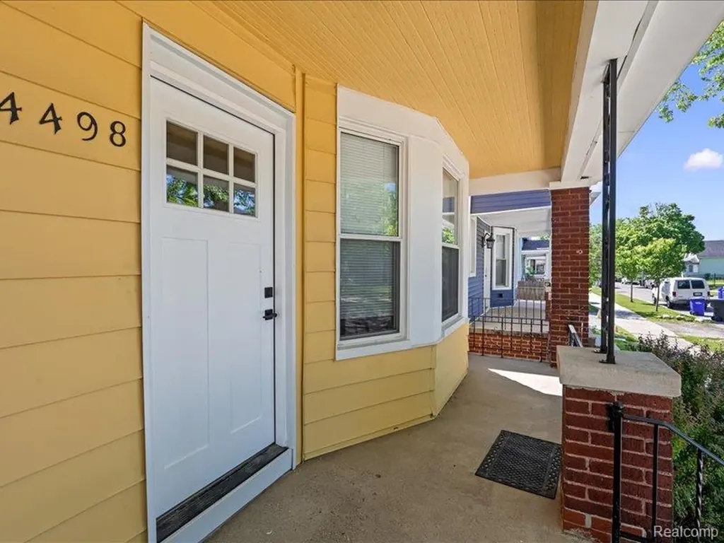 4498 Fischer Street Detroit City MI 48214