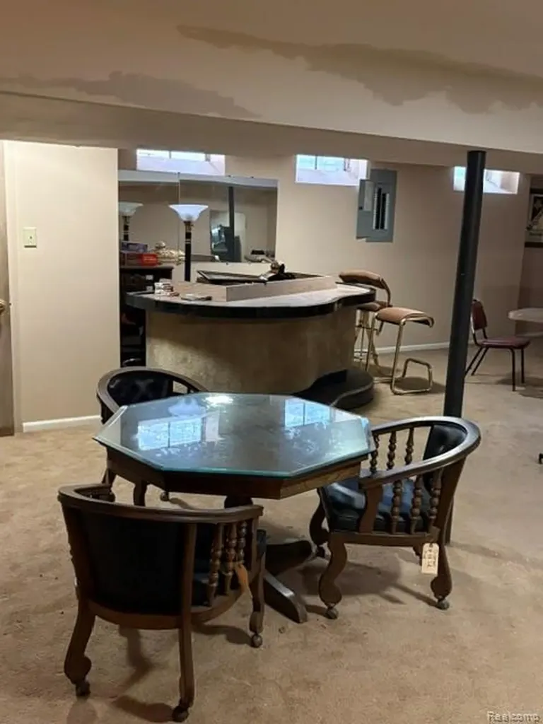 19412 Starlane Street Southfield City MI 48075